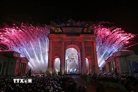 Màn trình diễn pháo hoa tại lễ khai mạc Olympic mùa Đông Milan-Cortina 2026 ở Milan, Italy, ngày 6/2/2026. (Nguồn: THX/TTXVN)