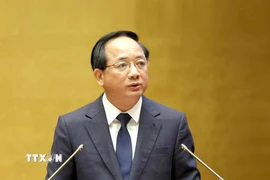 Đồng chí Trịnh Văn Quyết, Ủy viên Bộ Chính trị, Bí thư Trung ương Đảng, Trưởng Ban Tuyên giáo và Dân vận Trung ương giới thiệu Chuyên đề: “Một số vấn đề mới, cốt lõi và kinh nghiệm 40 năm đổi mới trong văn kiện Đại hội XIV của Đảng.” (Ảnh: Phương Hoa/TTXVN)