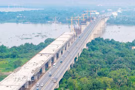 Một đoạn thuộc dự án mở rộng đoạn cao tốc Thành phố Hồ Chí Minh-Long Thành đã được bêtông ximăng. (Ảnh: Công Phong/TTXVN)