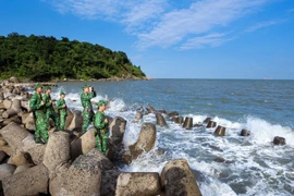 Bộ đội biên phòng Hòn Khoai (Cà Mau) giữ vững bình yên vùng biển cực Nam Tổ quốc. (Nguồn: TTXVN phát)