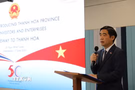 Đại sứ Phạm Việt Hùng phát biểu khai mạc tọa đàm. (Ảnh: Đỗ Sinh/TTXVN)
