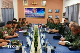 Các Tư lệnh quân đội địa phương của Campuchia và Thái Lan nhóm họp, thảo luận về việc thực thi thỏa thuận ngừng bắn tại khu vực biên giới hai nước, ngày 29/7/2025. (Nguồn: THX/TTXVN)