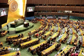 Chủ tịch Philemon Yang phát biểu tại Phiên bế mạc Đại hội đồng khóa 79. (Ảnh: Thanh Tuấn/TTXVN)