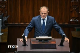 Thủ tướng Ba Lan Donald Tusk phát biểu tại phiên họp Hạ viện ở Warsaw, về vụ xâm phạm của máy bay không người lái, ngày 10/9/2025. (Nguồn: PAP/TTXVN)