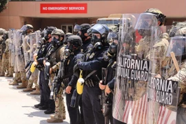Lực lượng vệ binh quốc gia được triển khai tại Los Angeles, California, Mỹ, ngày 8/6/2025. (Ảnh: THX/TTXVN)