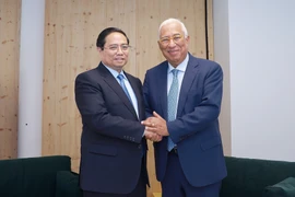Thủ tướng Phạm Minh Chính gặp Chủ tịch Hội đồng châu Âu Antonio Costa. (Ảnh: Dương Giang/TTXVN)