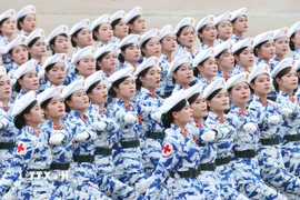 Khối nữ Sỹ quan Quân y. (Ảnh: Phương Hoa/TTXVN)