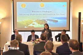 Đại sứ Nguyễn Lê Thanh phát biểu khai mạc. (Ảnh: TTXVN phát)