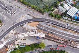 Nút giao An Phú với tổng vốn đầu tư 3.400 tỷ đồng, đang được đẩy nhanh tiến độ. (Ảnh: Tiến Lực/TTXVN)