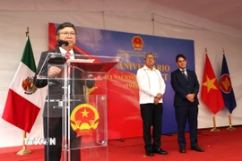 Đại sứ Việt Nam tại Mexico Nguyễn Văn Hải phát biểu tại buổi lễ. (Ảnh: Phi Hùng/TTXVN)