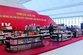 Ra mắt ba cuốn sách ảnh chào mừng Đại hội XIV của Đảng