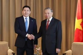 Tổng Bí thư Tô Lâm tiếp Tổng Giám đốc Quỹ đầu tư Quốc gia Kazakhstan Samruk-Kazyna Nurlan Zhakupov. (Ảnh: Thống Nhất/TTXVN)