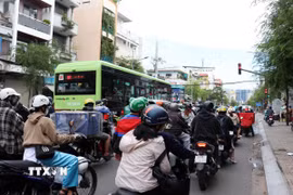 Tuyến đường Đinh Bộ Lĩnh, đoạn từ cầu Bình Triệu hướng về trung tâm Thành phố Hồ Chí Minh. (Ảnh: Tiến Lực/TTXVN)