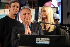 Đặc phái viên Mỹ Steve Witkoff, con rể Tổng thống Mỹ Donald Trump - Jared Kushner và vợ là Ivanka Trump. (Nguồn: AFP/Getty Images)