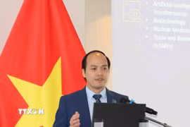 Ông Phùng Quốc Trí phát biểu tại hội thảo “Hợp tác khoa học-công nghệ-thương mại Việt Nam-Liên minh châu Âu.” (Ảnh: Hương Giang/TTXVN)