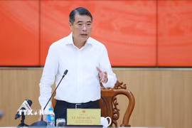 Thủ tướng Lê Minh Hưng làm việc với Ban Thường vụ Thành ủy Cần Thơ. (Ảnh: Dương Giang/TTXVN)