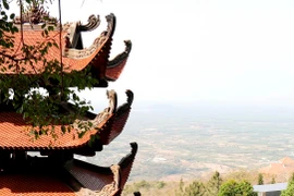 Chiêm ngưỡng vẻ đẹp độc đáo của núi Tà Cú