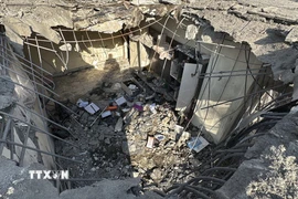 Một công trình ở Kabul, Afghanistan bị phá hủy sau khi trúng không kích của máy bay chiến đấu Pakistan, ngày 16/10/2025. (Nguồn: Anadolu Agency/TTXVN)