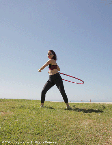 Tự tin khoe dáng cực chuẩn nhờ bài tập lắc vòng vui nhộn ảnh 5