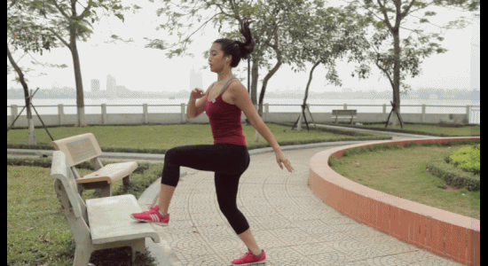 Đốt 150 calo trong 15 phút bằng bài tập với ghế đá và ván trượt ảnh 1