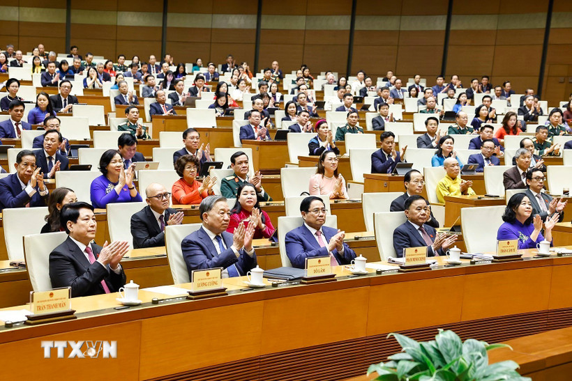 Tổng Bí thư Tô Lâm, Chủ tịch nước Lương Cường, Thủ tướng Phạm Minh Chính và các đồng chí lãnh đạo, nguyên lãnh đạo Đảng, Nhà nước, đại biểu dự Phiên bế mạc. (Ảnh: Doãn Tấn/TTXVN)