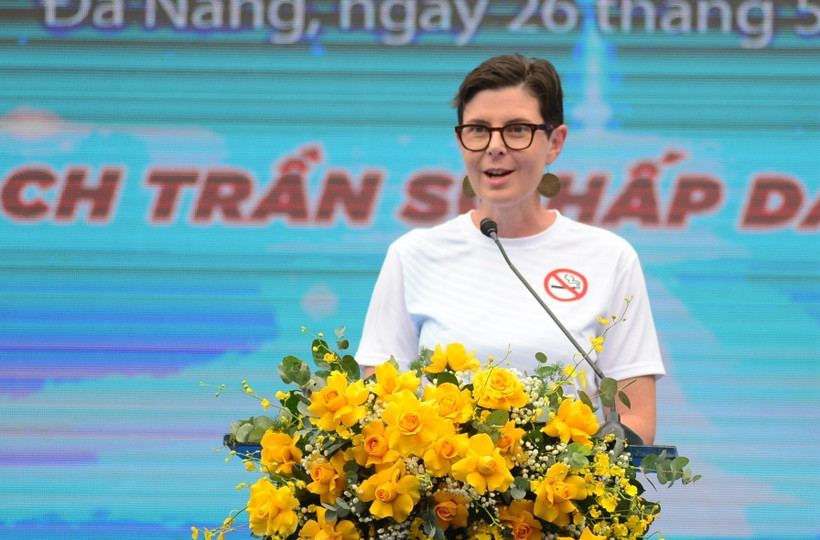 Tiến sỹ Angela Pratt - Trưởng Đại diện Tổ chức Y tế thế giới tại Việt Nam, phát biểu. (Ảnh: Văn Dũng/TTXVN)