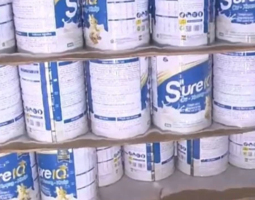 Hàng ngàn hộp sữa bột giả mang nhãn hiệu Sure IQ bị cơ quan Công an thu giữ. (Nguồn: Báo Công an nhân dân)