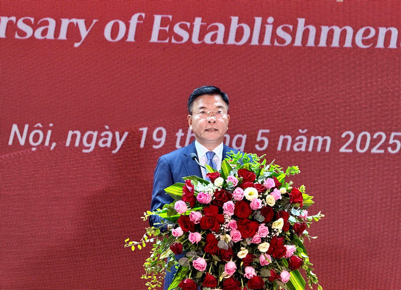 Phó Thủ tướng Lê Thành Long phát biểu tại Lễ kỷ niệm 20 năm thành lập Học viện Y-Dược học cổ truyền Việt Nam. (Ảnh: PV/Vietnam+)