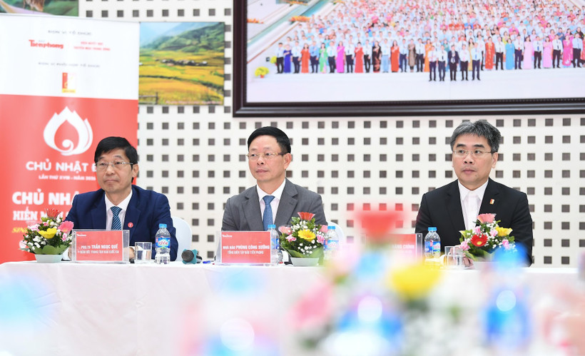 Đại diện Ban Tổ chức tại buổi họp báo thông tin về Chương trình hiến máu Chủ Nhật Đỏ. (Ảnh: PV/Vietnam+)