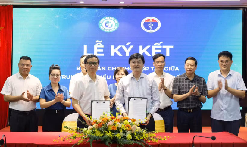 Sở Y tế Hà Nội và Trung tâm Điều phối ghép tạng Quốc gia đã ký kết Biên bản ghi nhớ hợp tác. (Ảnh: PV/Vietnam+)