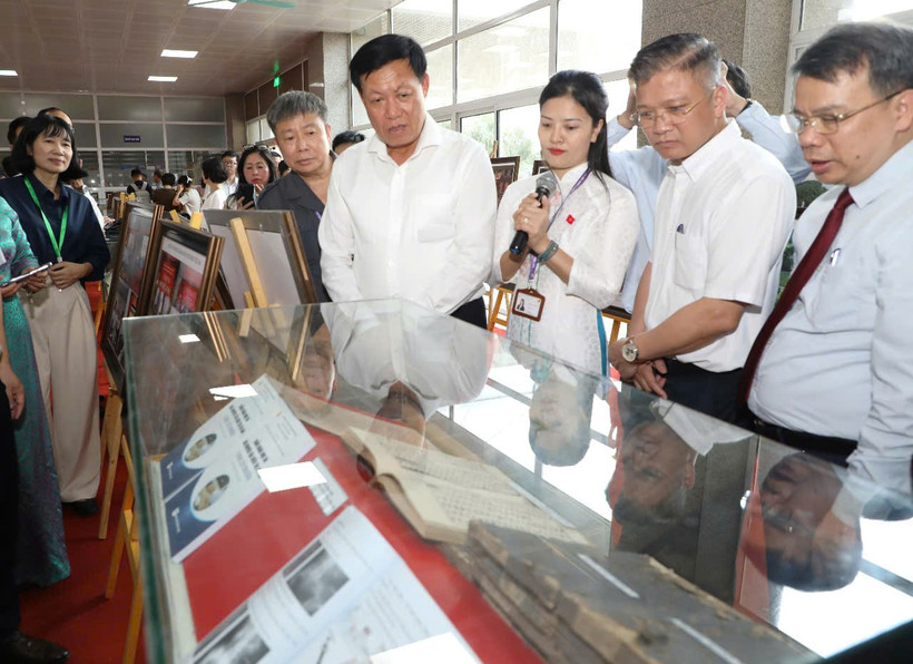 Triển lãm là cơ hội để nhìn lại những bước phát triển của y học cổ truyền nước nhà. (Ảnh: PV/Vietnam+)
