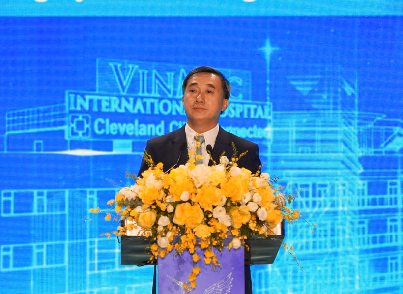 Thứ trưởng Bộ Y tế Trần Văn Thuấn phát biểu tại buổi lễ. (Ảnh: PV/Vietnam+)