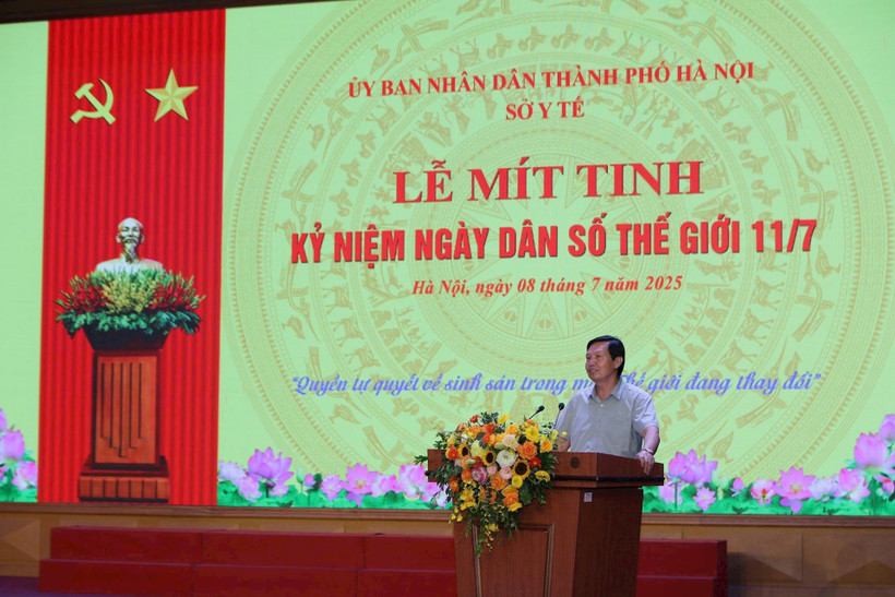 Phó Giám đốc Sở Y tế Hà Nội Trần Văn Chung phát biểu tại buổi lễ. (Ảnh: PV/Vietnam+)
