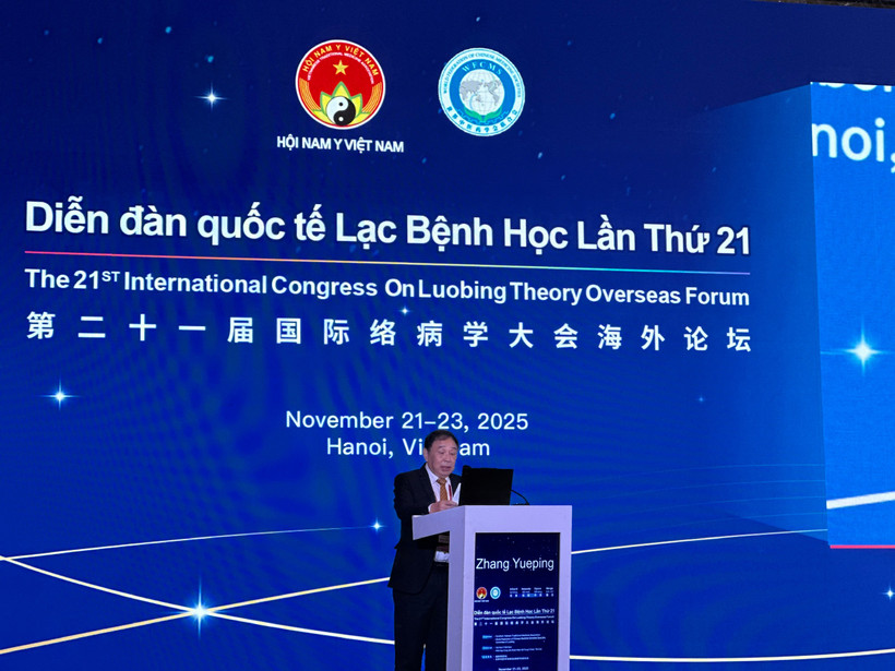Giáo sư Trương Việt Bình - Chủ tịch Hội Nan y Việt Nam phát biểu tại Diễn đàn quốc tế Lạc bệnh học lần thứ 21. (Ảnh: PV/Vietnam+)