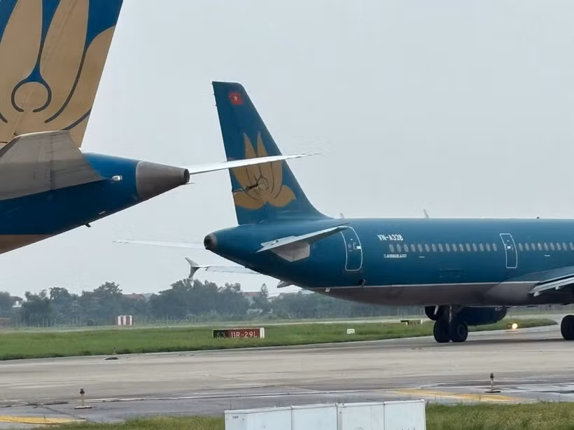 Hiện trường vụ va chạm giữa hai máy bay tại Sân bay Nội Bài. (Ảnh: Cảng hàng không Quốc tế Nội Bài cung cấp).