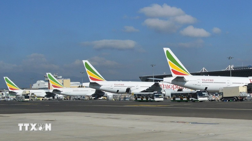 Máy bay của Ethiopian Airlines tại sân bay quốc tế Bole, Thủ đô Addis Ababa, Ethiopia. (Ảnh: Phi Hùng/TTXVN)