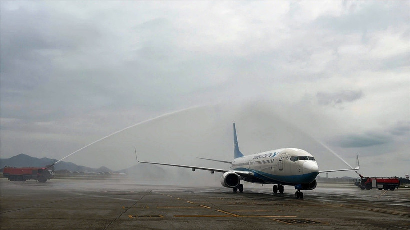 Cảng hàng không Quốc tế Nội Bài chào đón khai trương đường bay Hà Nội - Phúc Châu. (Ảnh: PV/Vietnam+)