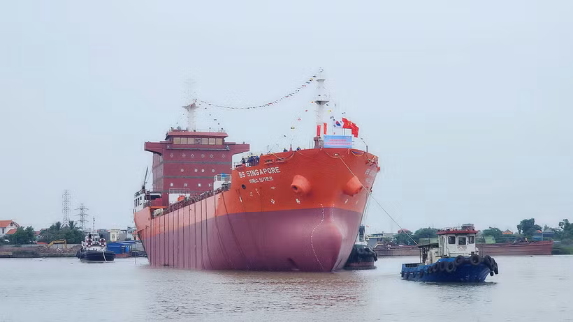 Công ty Đóng tàu Phà Rừng đã hạ thủy tàu dầu/hóa chất 13.000DWT, ký hiệu vỏ YN-05, mang tên “BS SINGAPORE”. (Ảnh: PV/Vietnam+)