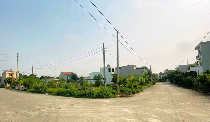 Giá đất tại một số khu vực tại xã Ninh Mỹ (thành phố Hoa Lư, tỉnh Ninh Bình) đang tăng lên từng ngày. (Ảnh: Việt Hùng/Vietnam+)