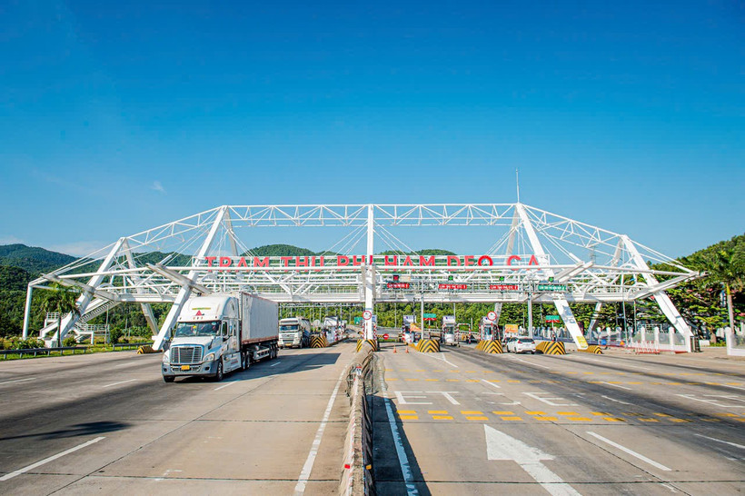 Tập đoàn Đèo Cả thông báo thực hiện miễn thu phí cho tất cả các xe cứu trợ bão lũ kể từ ngày 8/10. (Ảnh: PV/Vietnam+)