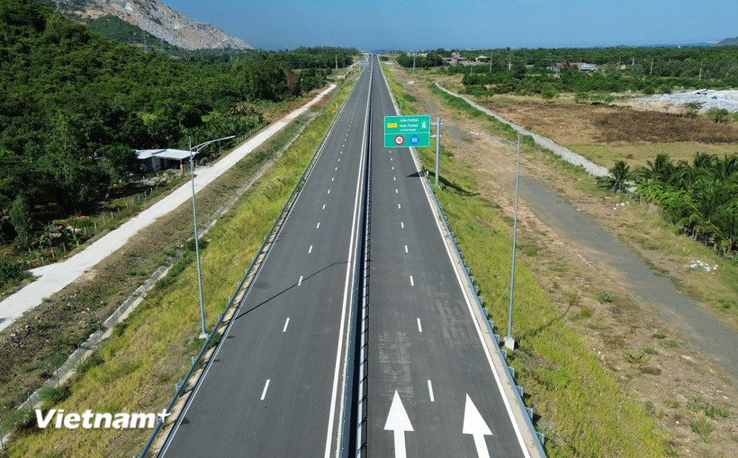 Dự án thành phần cao tốc Vân Phong-Nha Trang được đưa vào thông tuyến vào ngày 19/8. (Ảnh: Quốc Khánh/Vietnam+)