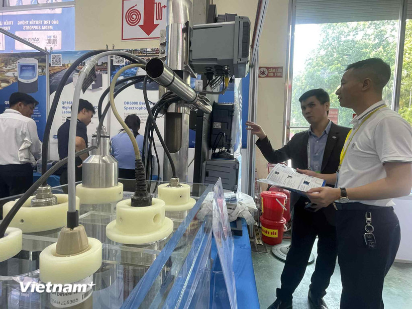 Một gian hàng tham gia triển lãm “Tuần lễ ngành Nước Việt Nam 2025”. (Ảnh: PV/Vietnam+)