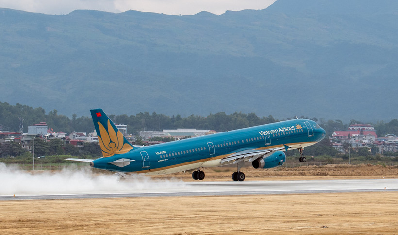 Vietnam Airlines bổ sung các chuyến bay Hà Nội-Điện Biên trong tháng Ba, tạo điều kiện thuận lợi cho người dân và du khách tham dự Lễ hội Hoa Ban 2026. (Ảnh: PV/Vietnam+)