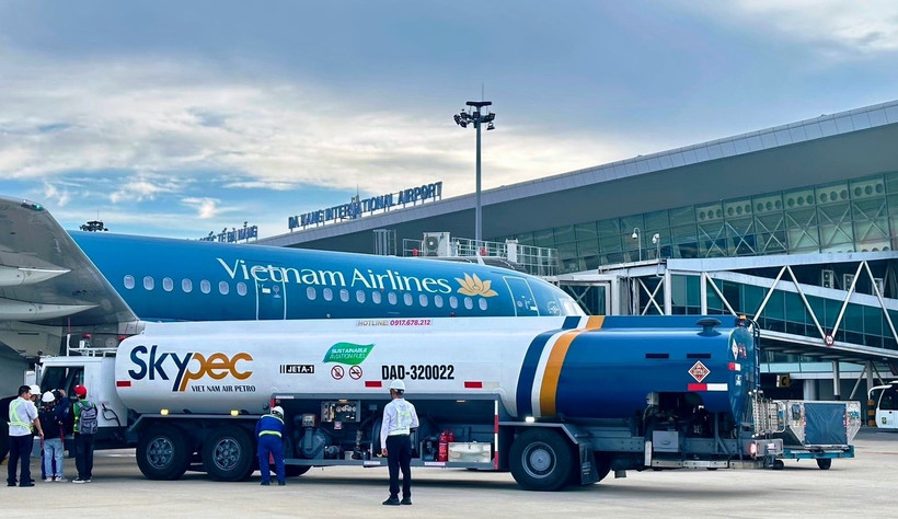 Vietnam Airlines sử dụng nhiên liệu hàng không bền vững (SAF) - dẫn đầu xu hướng hàng không xanh. (Ảnh: PV/Vietnam+)