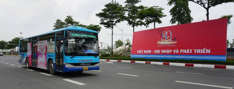 Các tuyến buýt của Transerco đã phục vụ nhu cầu đi lại cho người dân dịp Quốc khánh 2/9. (Ảnh: PV/Vietnam+)