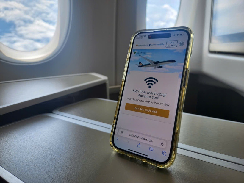 Vietnam Airlines chính thức triển khai dịch vụ Internet trên máy bay. (Ảnh: PV/Vietnam+)