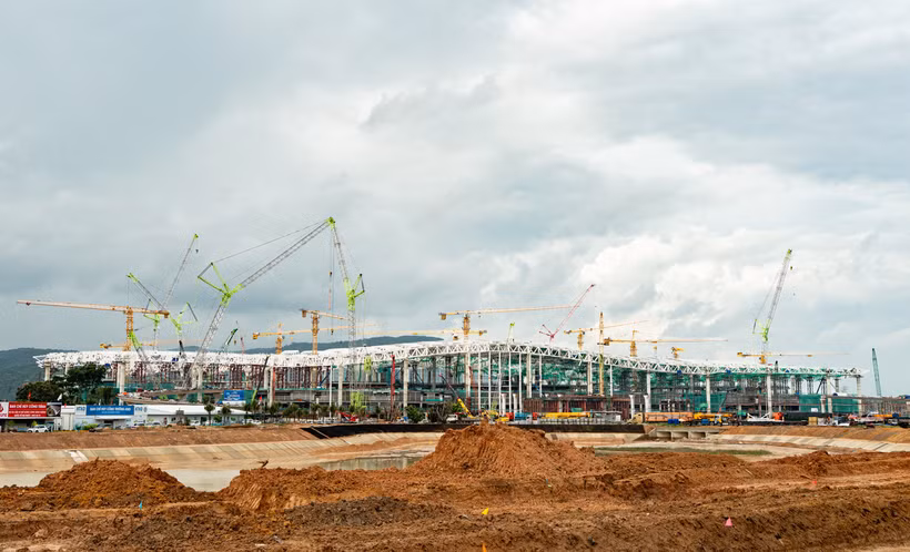 Nhà ga T2 Phú Quốc đang được đẩy nhanh tiến độ thi công để kịp đưa vào khai thác phục vụ APEC 2027. (Ảnh: Sun Group cung cấp)