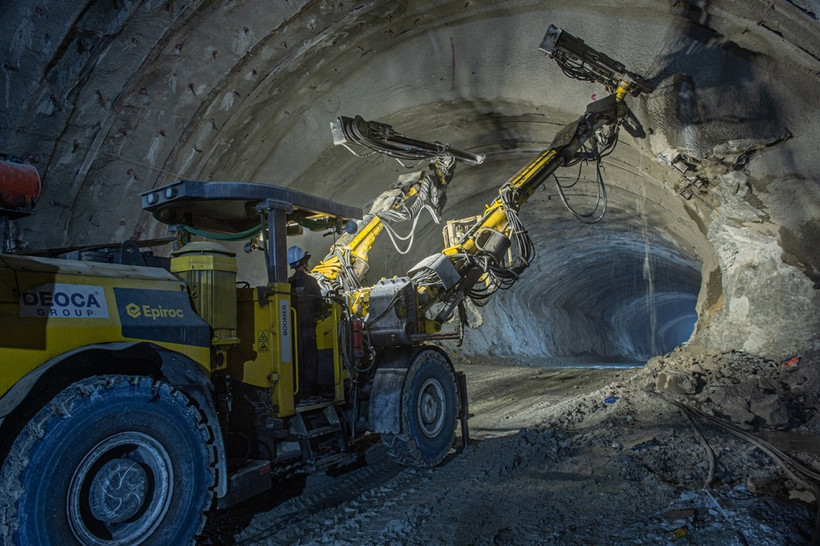 Nhà thầu thi công một hạng mục hầm đường bộ trên tuyến cao tốc Bắc-Nam phía Đông. (Ảnh: PV/Vietnam+)