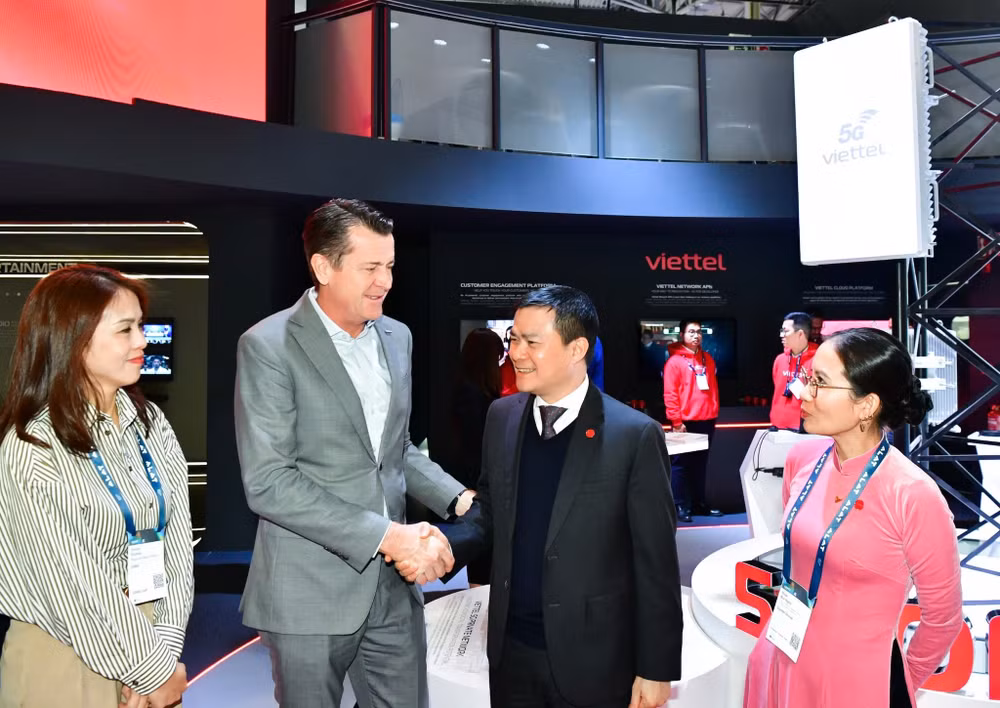 mwc-barcelona-2025-viettel-6.jpg