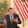 Đại sứ Mỹ tại Việt Nam Marc Knapper chia sẻ với báo chí về quan hệ song phương giữa hai nước. (Ảnh: Thành Đạt/Vietnam+)